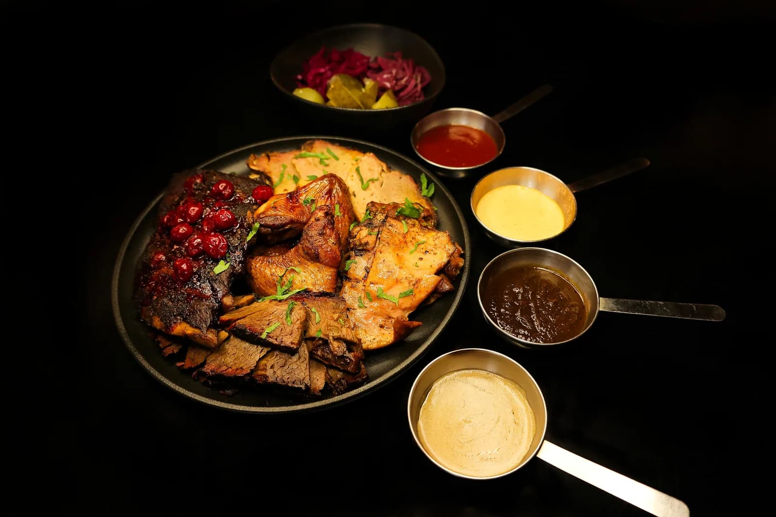 Большой набор мяса из печи